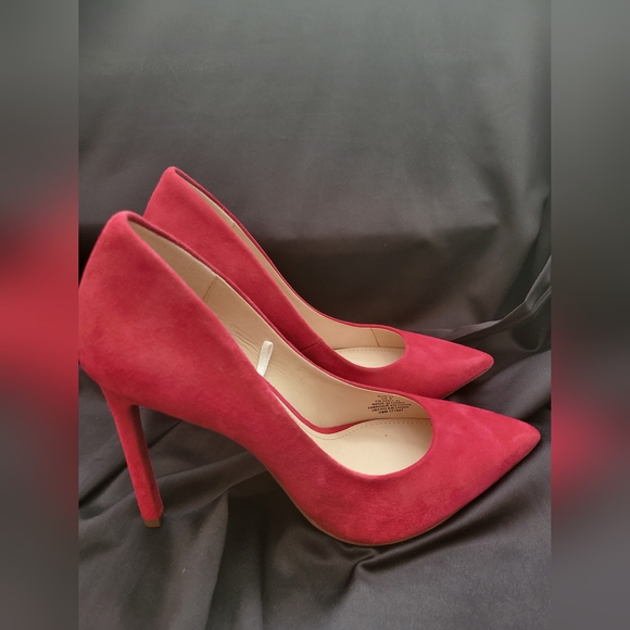 NWOT H&M Red Suede High Heels - Picture 2 of 16